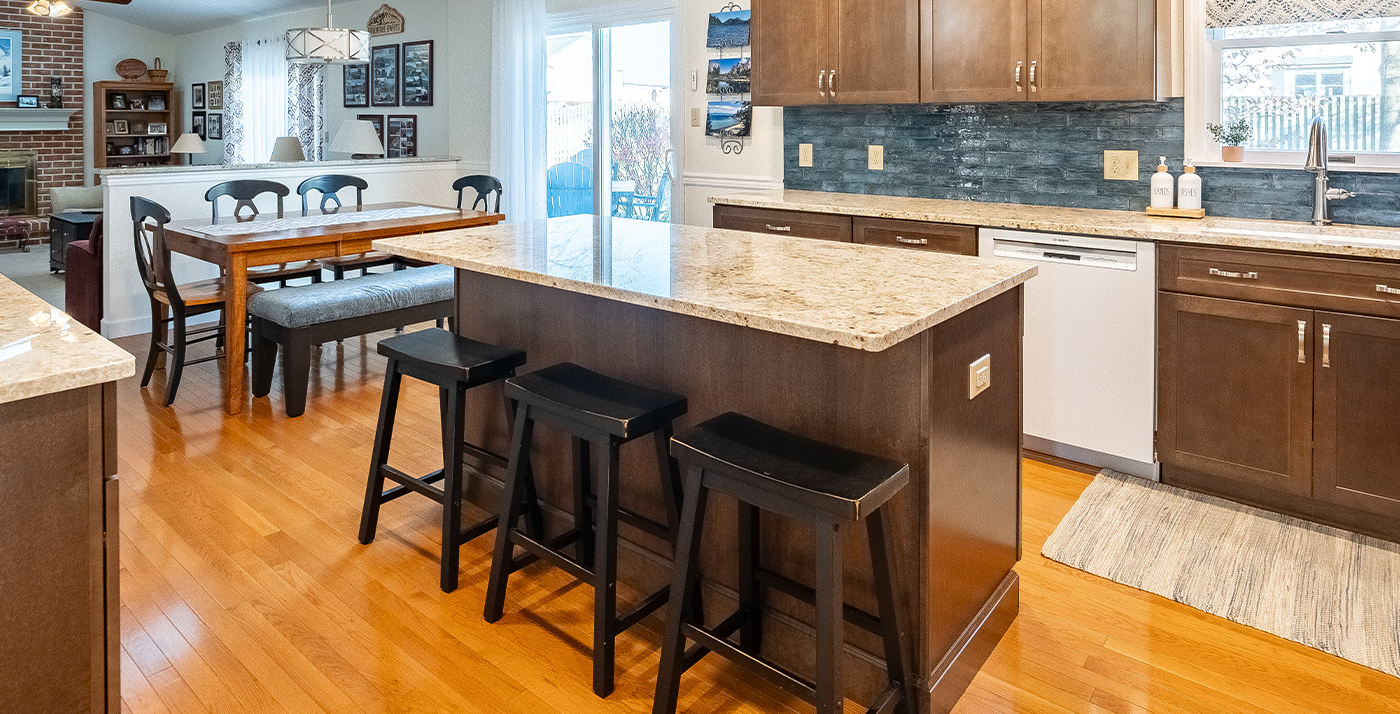 Kitchen Seating | Eagle Construction